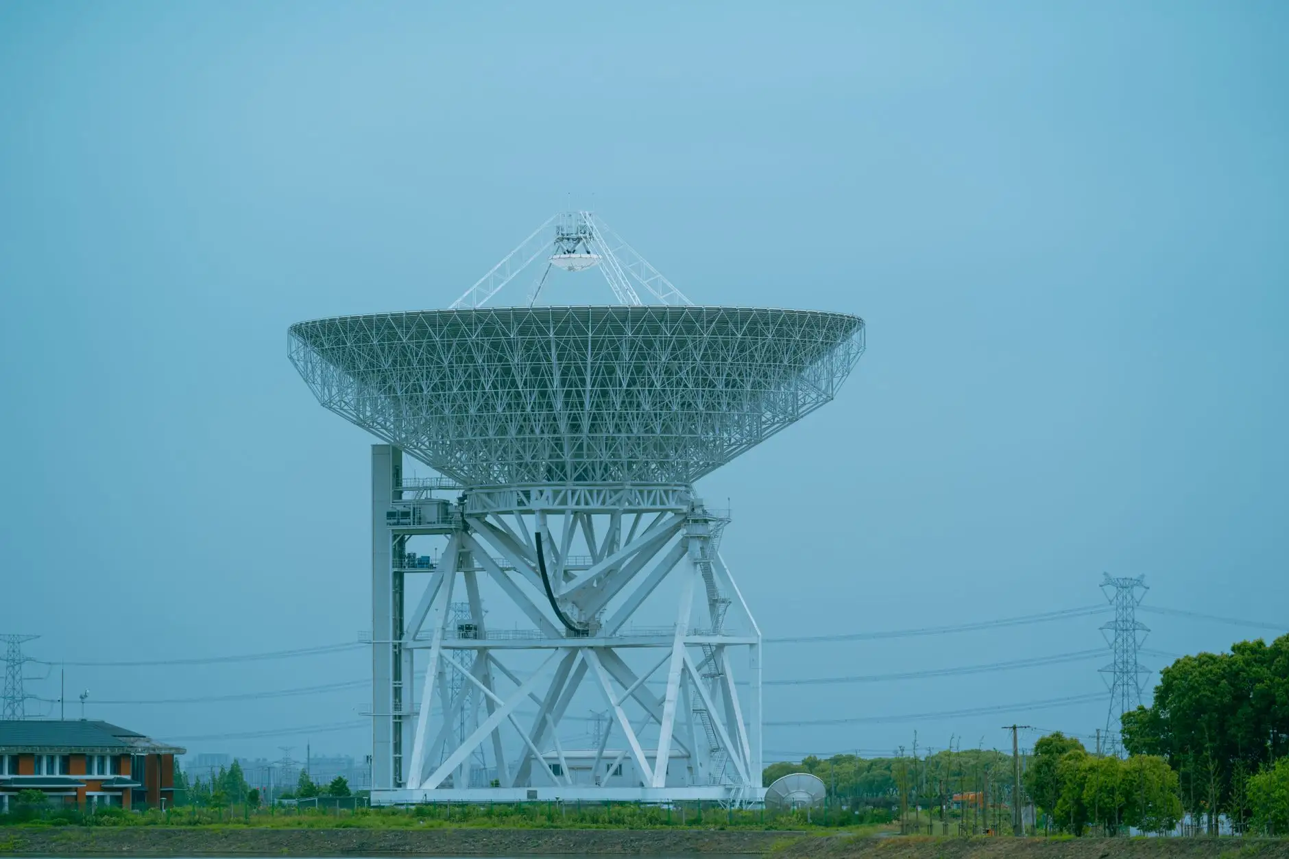 卫星通信系统抗干扰技术最新研究进展封面图
